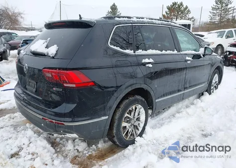 2020 Volkswagen Tiguan 2.0T Se/2.0T Se R-Line Black/2.0T Sel z USA, uszkodzony, nr VIN 3VV2B7AX1LM034135